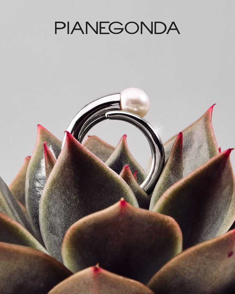 Pianegonda full body lookbook photo