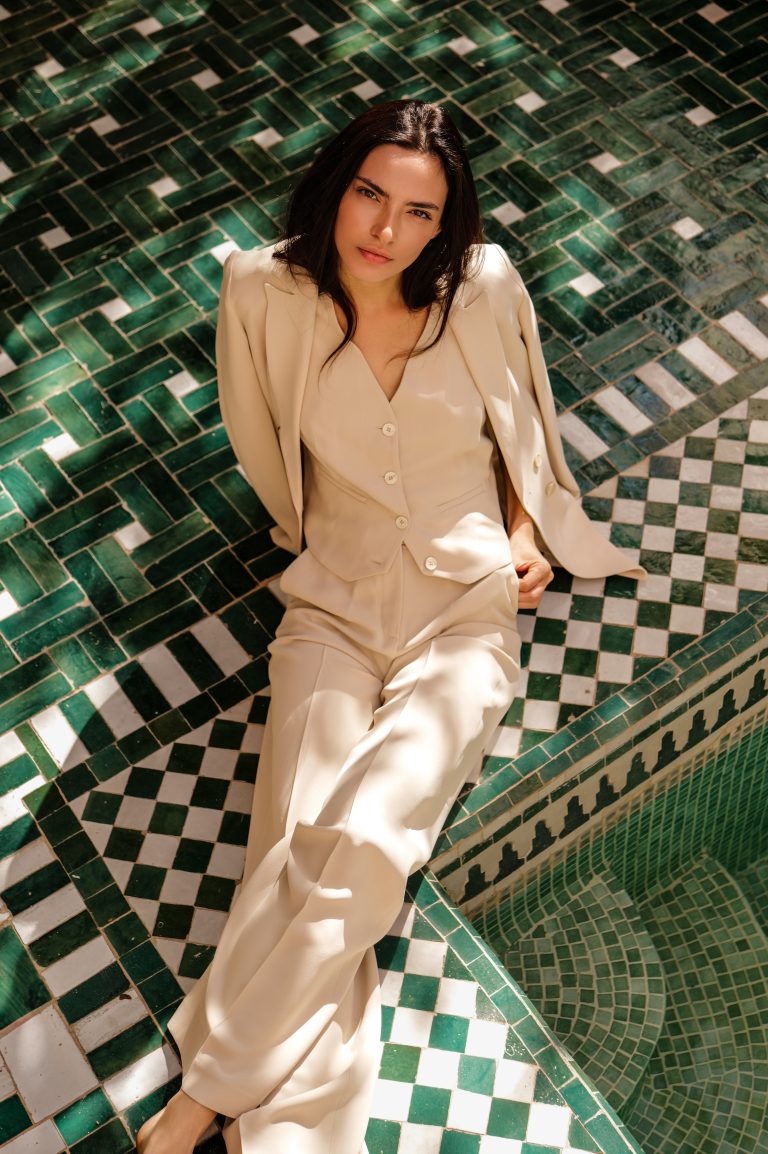 Via Masini 80 full body lookbook photo